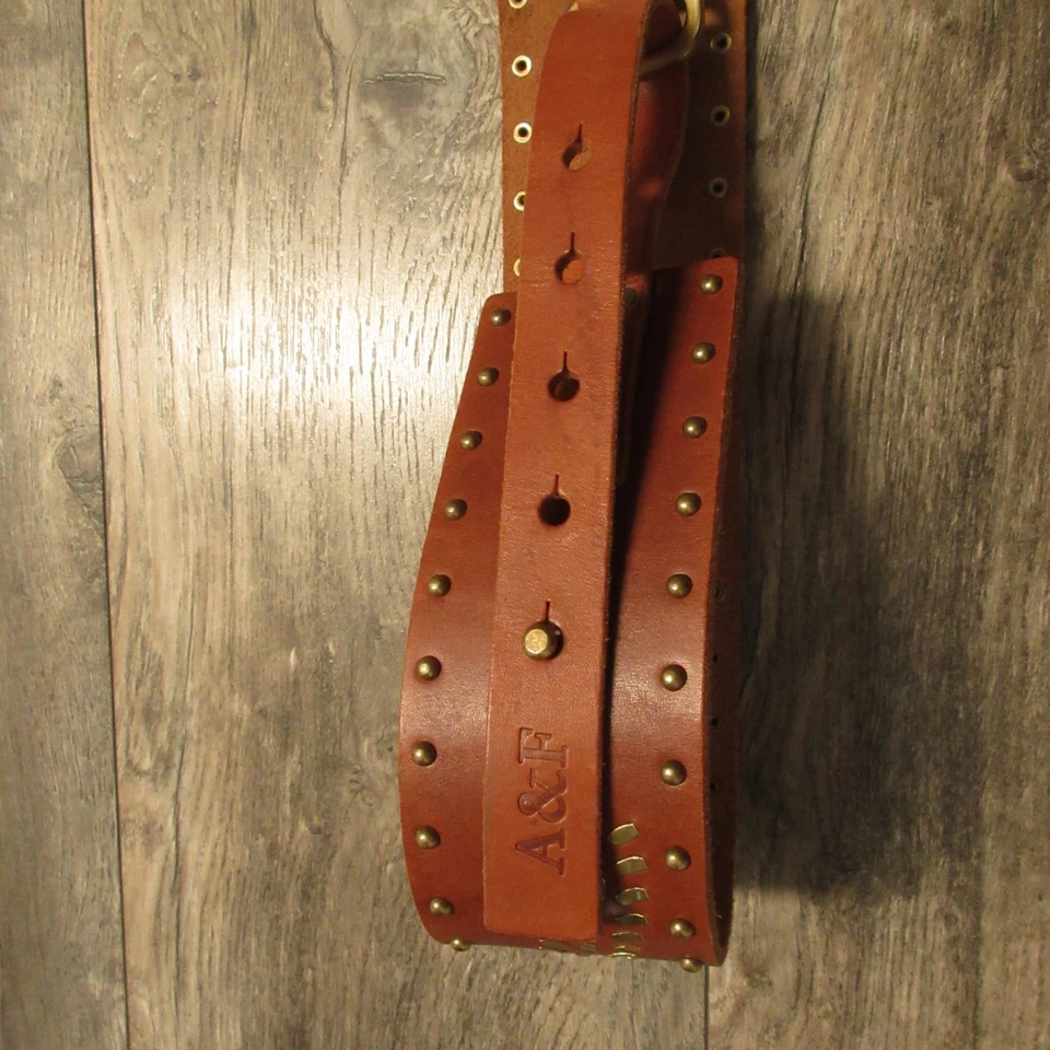 Cinturón Abercombie & Fitch Mediano Grande Cuero Marrón Ancho Tachonado Boho Festival Foto 3 de 4