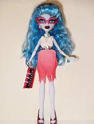 Monster High Ghoulia Yelps - Dawn Of The Dance. TOTALLY SMART & SASSY DISPLAY!