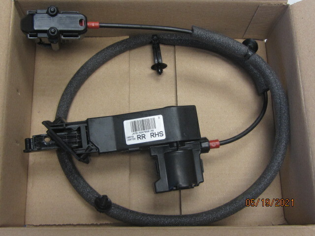 Genuine Ford Focus RH Rear Door Edge Protector 2486602 2018  