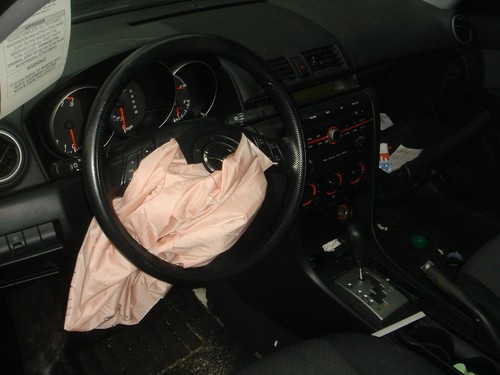 05 MAZDA 3 Chassis Brain Box - Picture 3 of 5