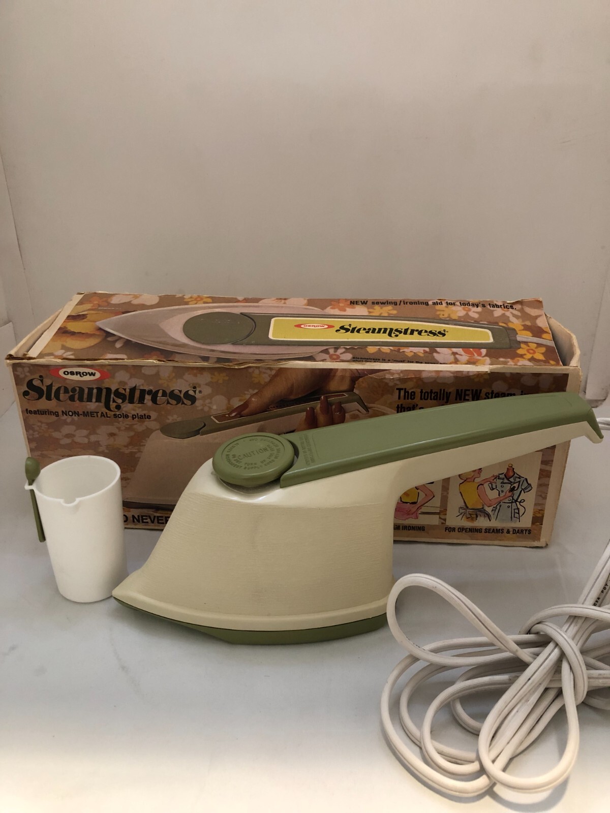 Vintage 1973 Osrow Steamstress SB15 Fabric Steam, NICE, Original Box