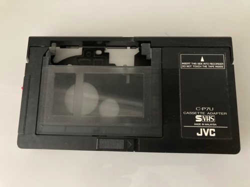 JVC C-P7U Motorized VHS-C To VHS Cassette Tape Adapter Play Compact Tape On VHS - Foto 1 di 1