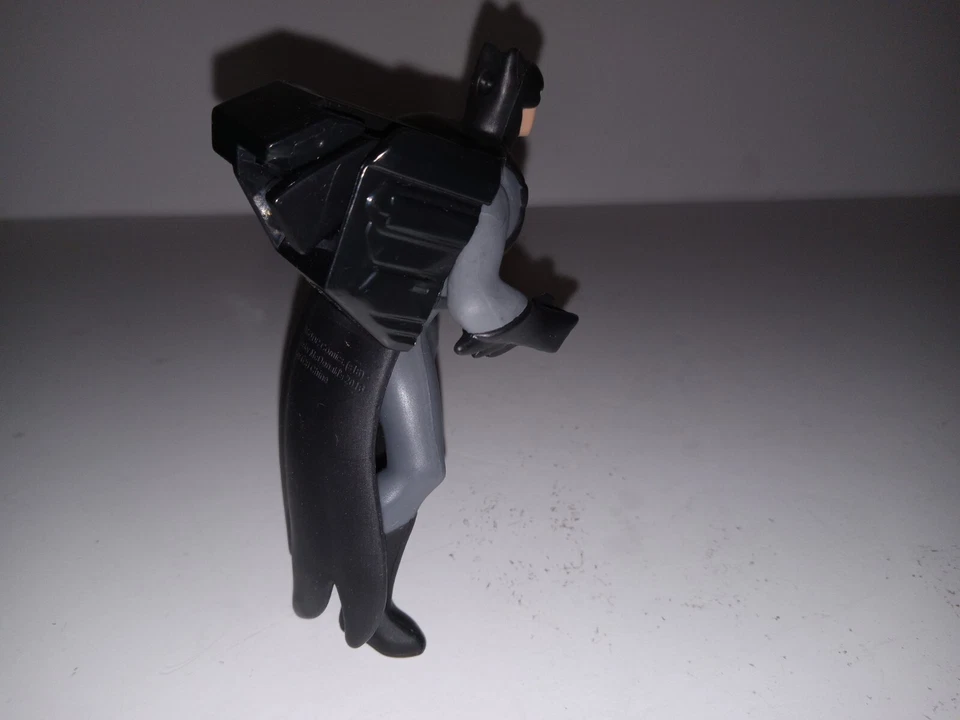 Boneco de ação McDonalds Happy Meal Toy DC Comics Liga da Justiça Batman 2016 - Imagem 2 de 4