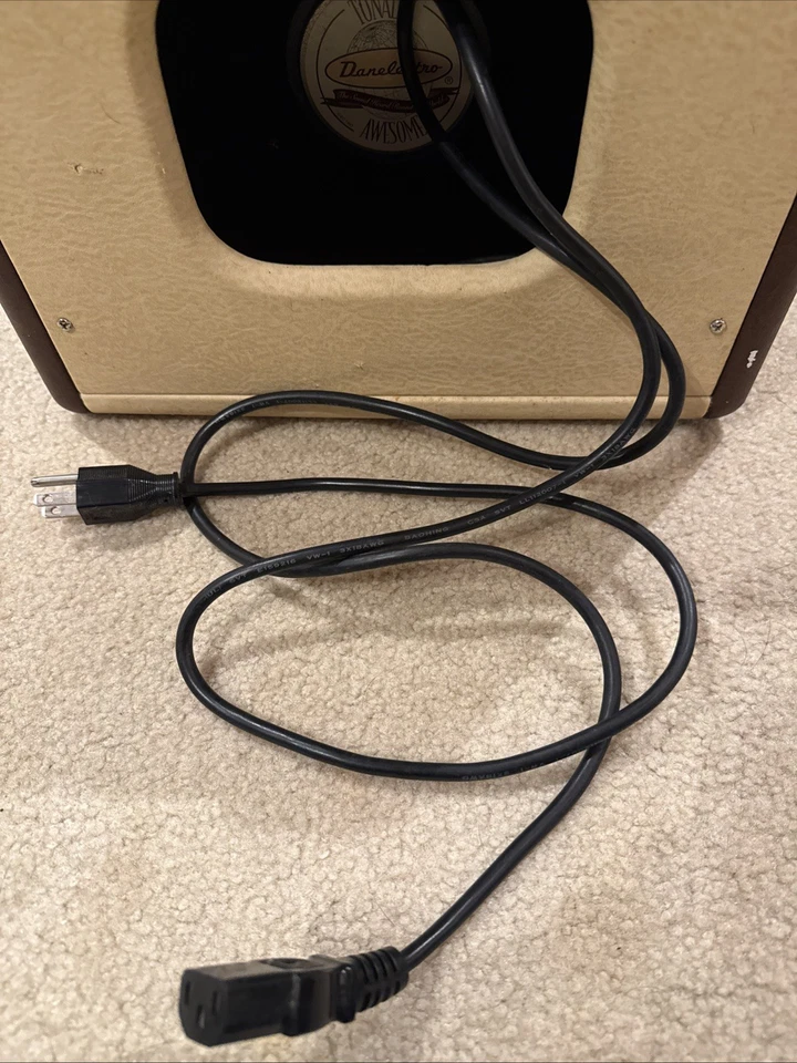 Danelectro Nifty Fifty Guitar Amplifier - image 3 of 4