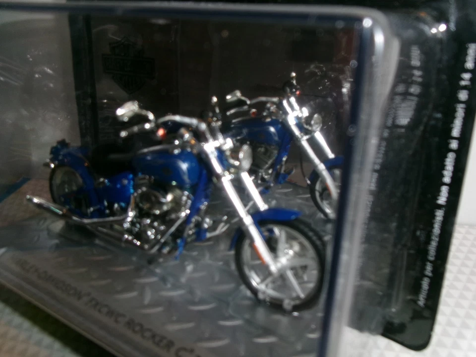 Harley Davidson FXCWC ROCKER C BLAU 2008 Topmodell 1:24 Altaya - Bild 2 von 2