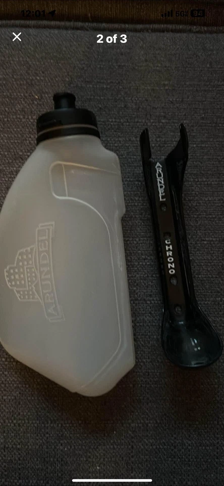 Jaula y botella de agua de fibra de carbono Arundel para triatlón ciclismo Foto 2 de 3