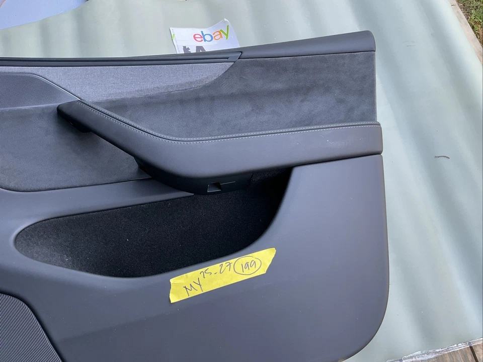 Panel de puerta delantera derecha Tesla modelo Y 2025-2030 moldura tela negra derecha OEM Foto 2 de 4