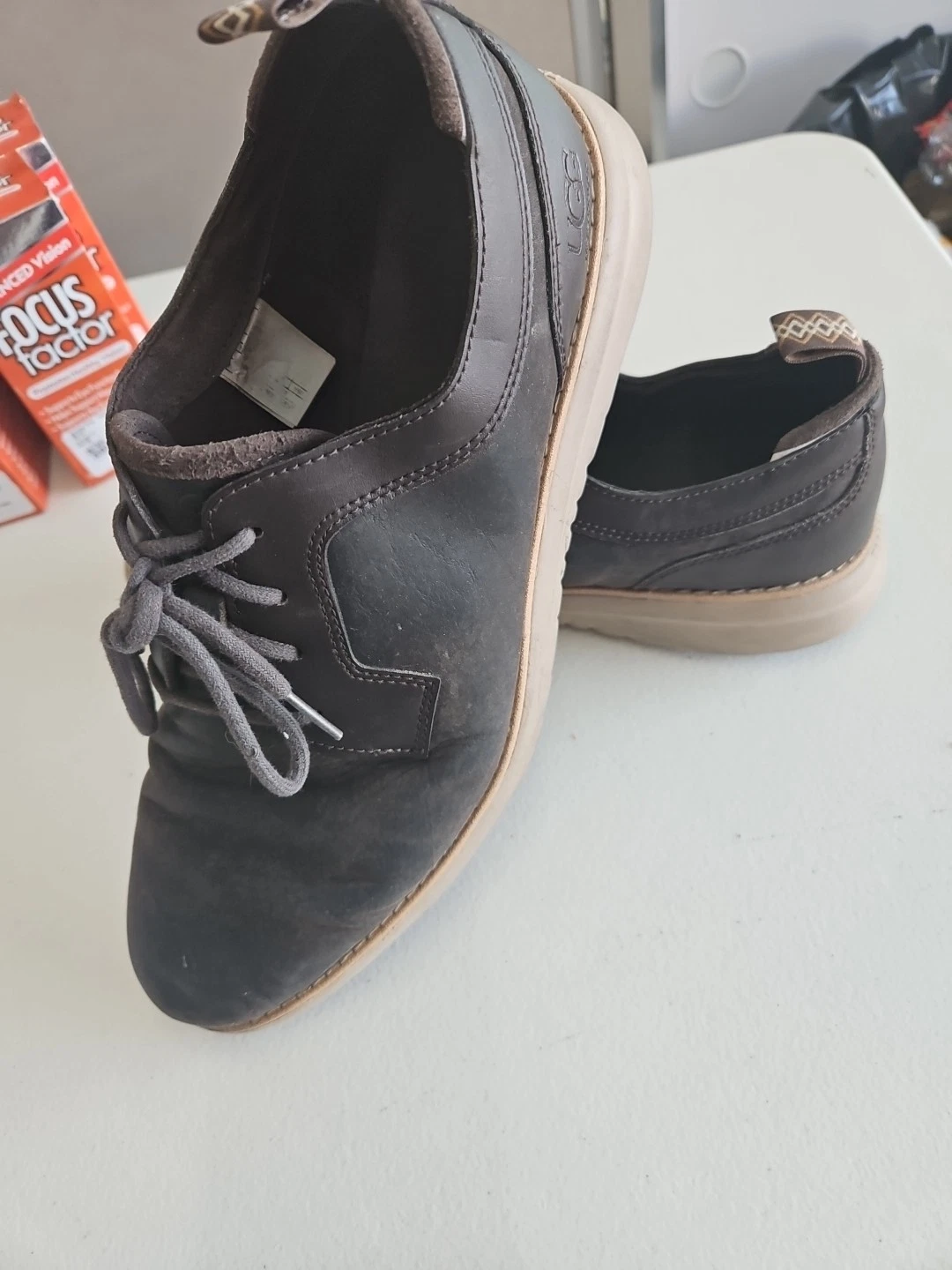 Scarpe Oxford UGG Union Derby impermeabili da uomo taglia 11 in pelle marrone stringate Uggs