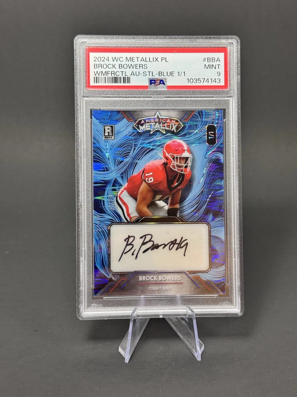 Brock Bowers Wild Card American Metallix Hobby Pro-Look Wildmegafractal Autographs #BBA Stealth Foil-Blue 1/1