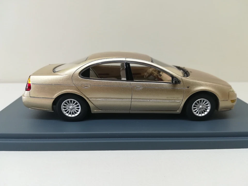 CHRYSLER 300M - 2002 - NEO 1:43 - Immagine 4 di 4