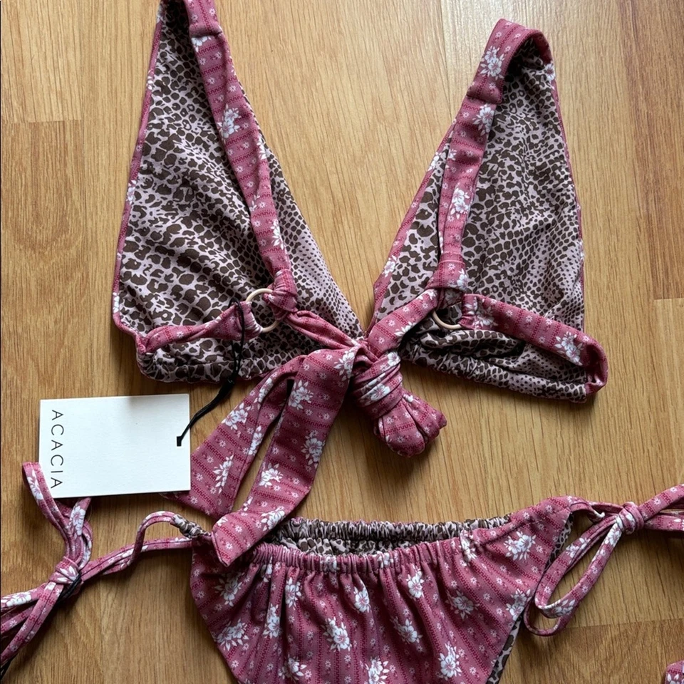 Conjunto de biquíni roupa de banho Acacia em S Blake TOP M taylor BOT. Floral rosa MOHALA - Imagem 4 de 4