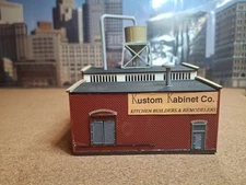 HO Life-Like Kustom Kabinet Co. Building Kit #1365  Built Free Shipping 