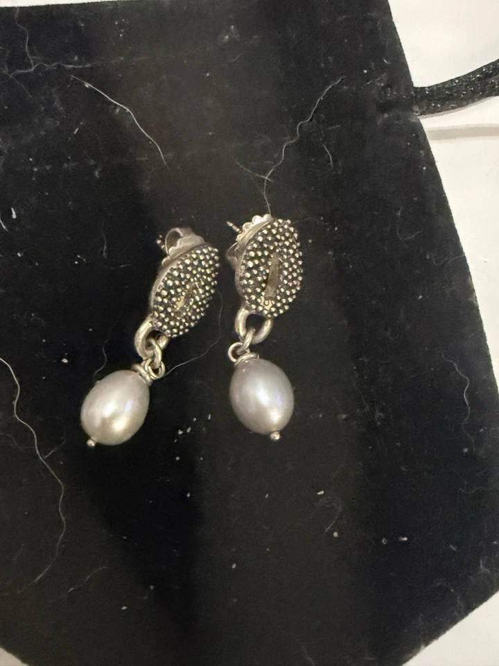 Pendientes colgantes Michael Dawkins perlas lavanda claras Foto 2 de 4