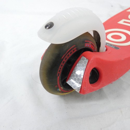 Mini Micro Scooter Deluxe LED light up wheels Red Swiss Design Very Good - Picture 20 of 23