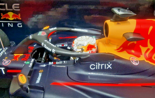 Minichamps 1:18 Model Car F1 Red Bull RB18 Verstappen Winner Arabia GP 2022 - Picture 7 of 9