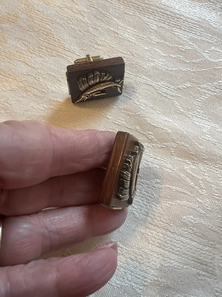 Vintage Men's Marlin Fish Swordfish On Beautiful Teak Wood Cufflinks Gold - Image 4 of 4