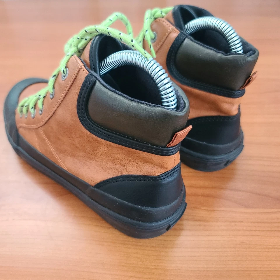 Old Navy Kids Shoe Boots Youth Boys  Lace Up Tan Faux Leather Black Rubber Sz 4 - Image 2 of 4