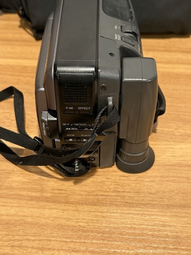 JVC GR-AXM310u VHS-C Compact Camcorder W/ Charger,Batteries Partially Tested - Picture 14 of 17
