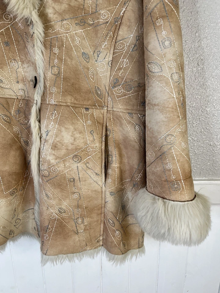 Chaqueta Penny Lane Midnight Velvet para mujer 1X piel sintética y gamuza bordada hippie Foto 4 de 4