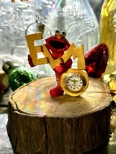 Elmo Sesame Street Fantasma Henson Clock Watch Figurine Figure 3" T x 2.75"