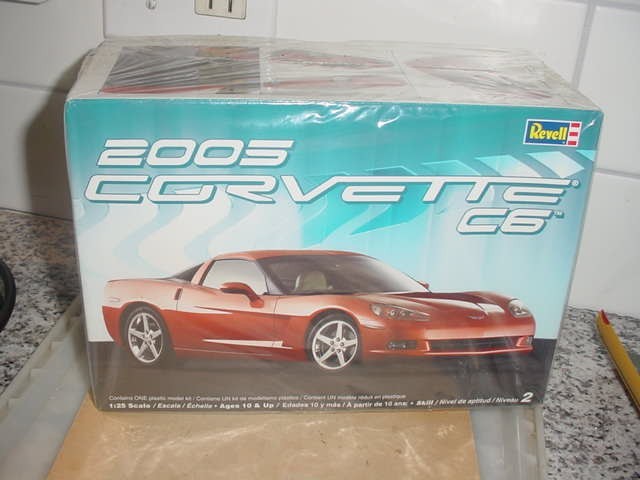 REVELL---2005 CORVETTE