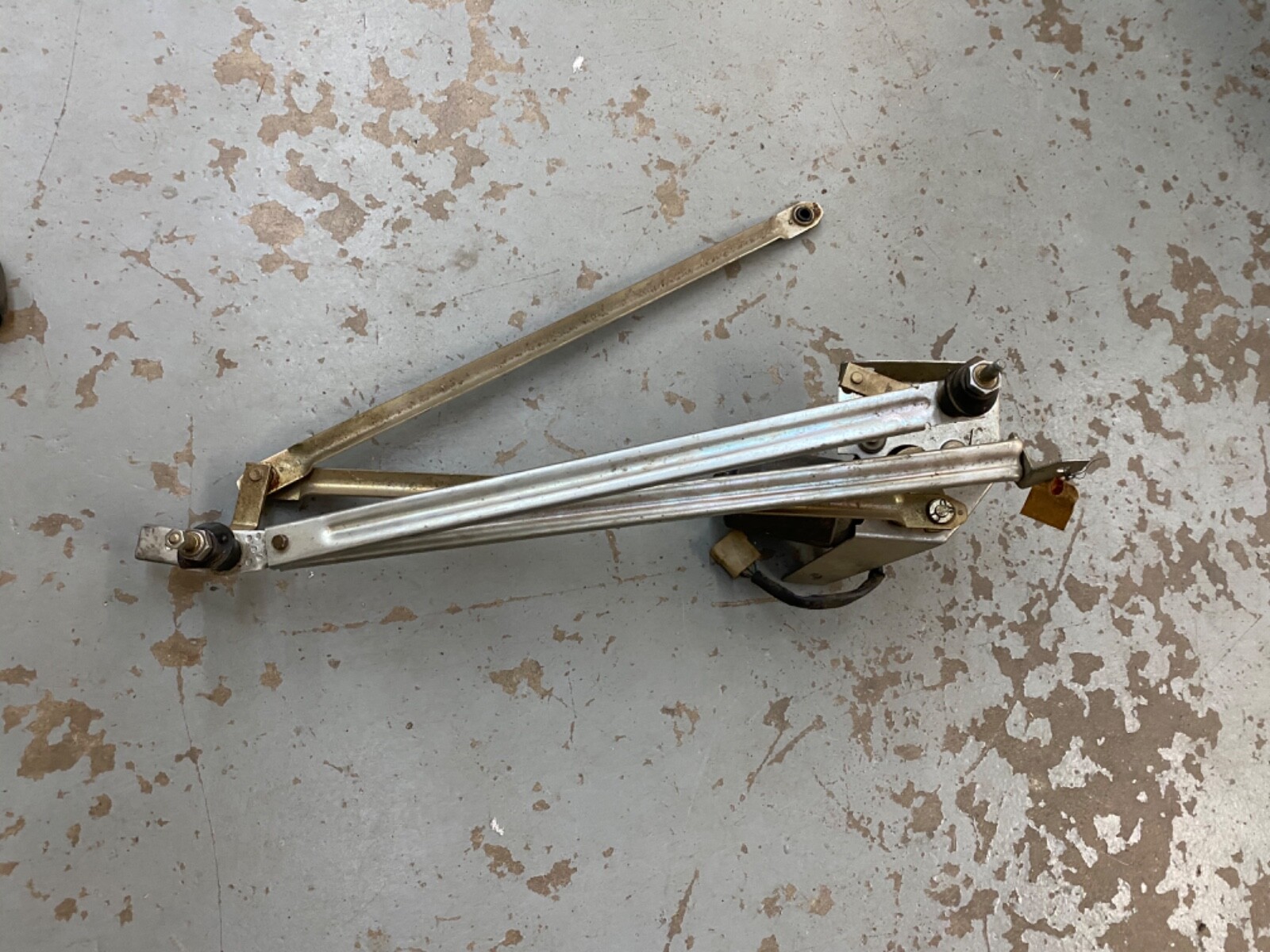 Ferrari 308 Mondial Windshield Motor_Actuator Arms_Assembly Unit  OEM