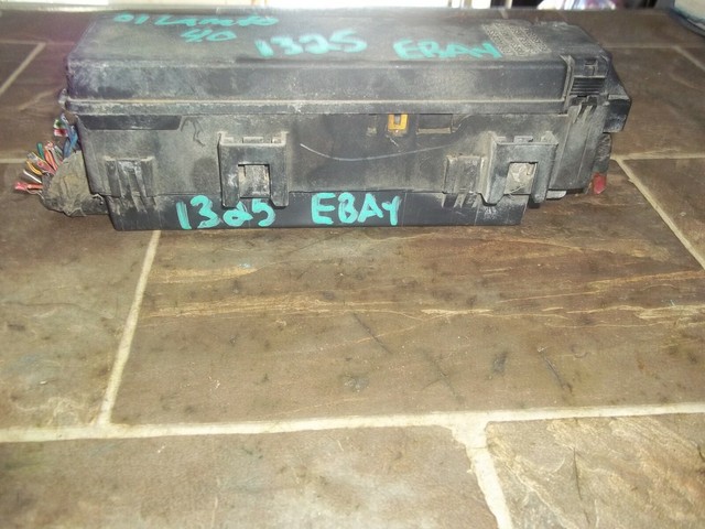 2000-2004 JEEP GRAND CHEROKEE ENGINE FUSE RELAY BOX BLOCK MODULE UNDER