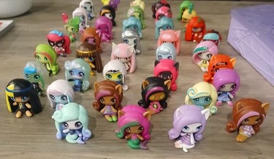 monsterhigh mini doll collectible lot with case