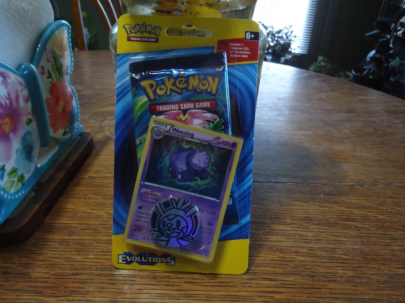 RARE Pokémon XY: Evolutions Checklane Blister - Weezing English Factory Sealed