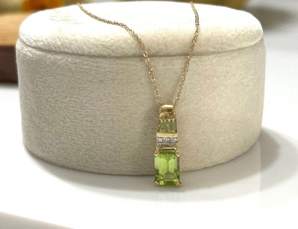 10K REAL Yellow SILVER Peridot CREATED  Diamond Pendant August Beautiful - Image 2 of 4