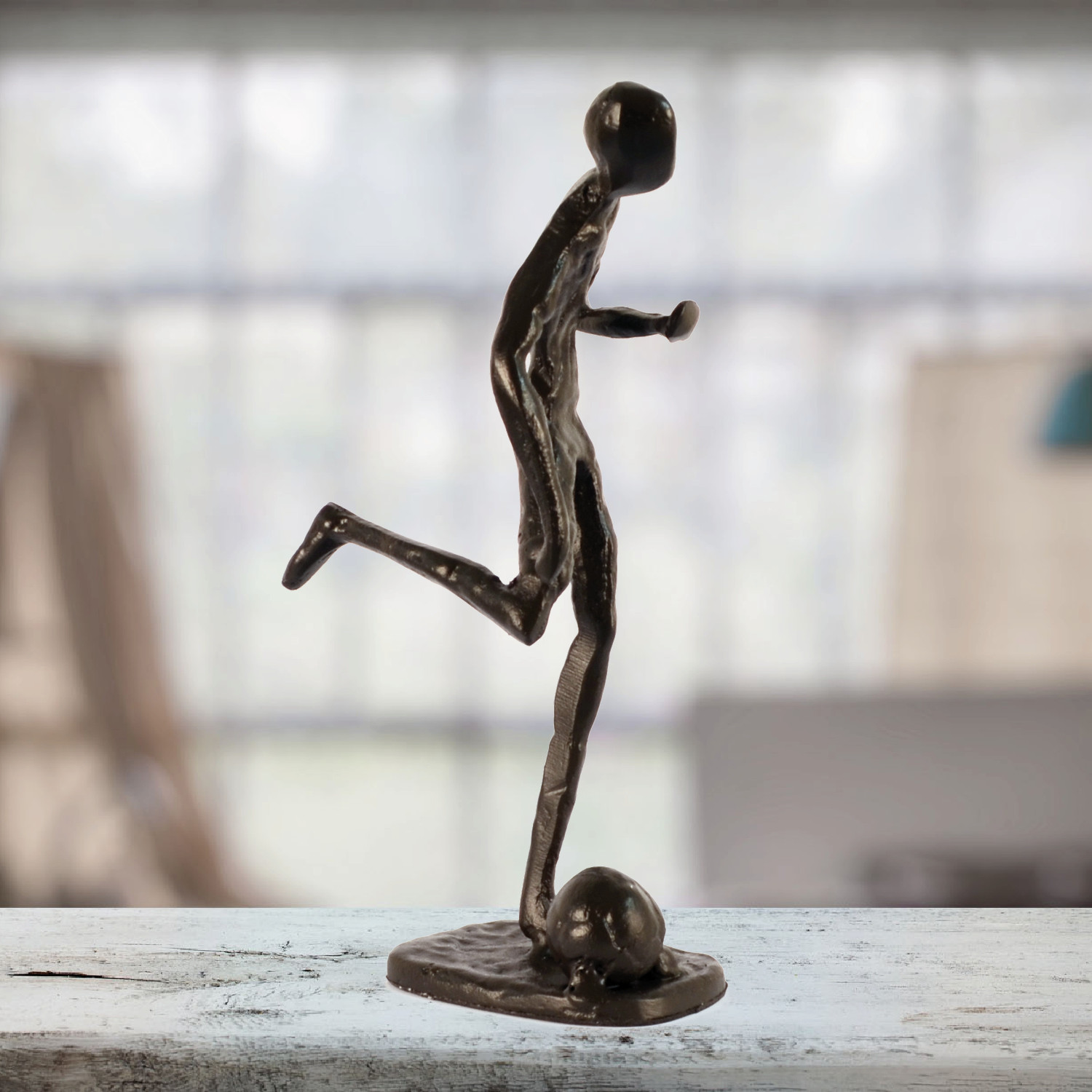 UNIQUE ""FOOTBALLER"" INDOOR ORNAMENT, CAST IRON in MOCHA BROWN COLOUR, AI/334