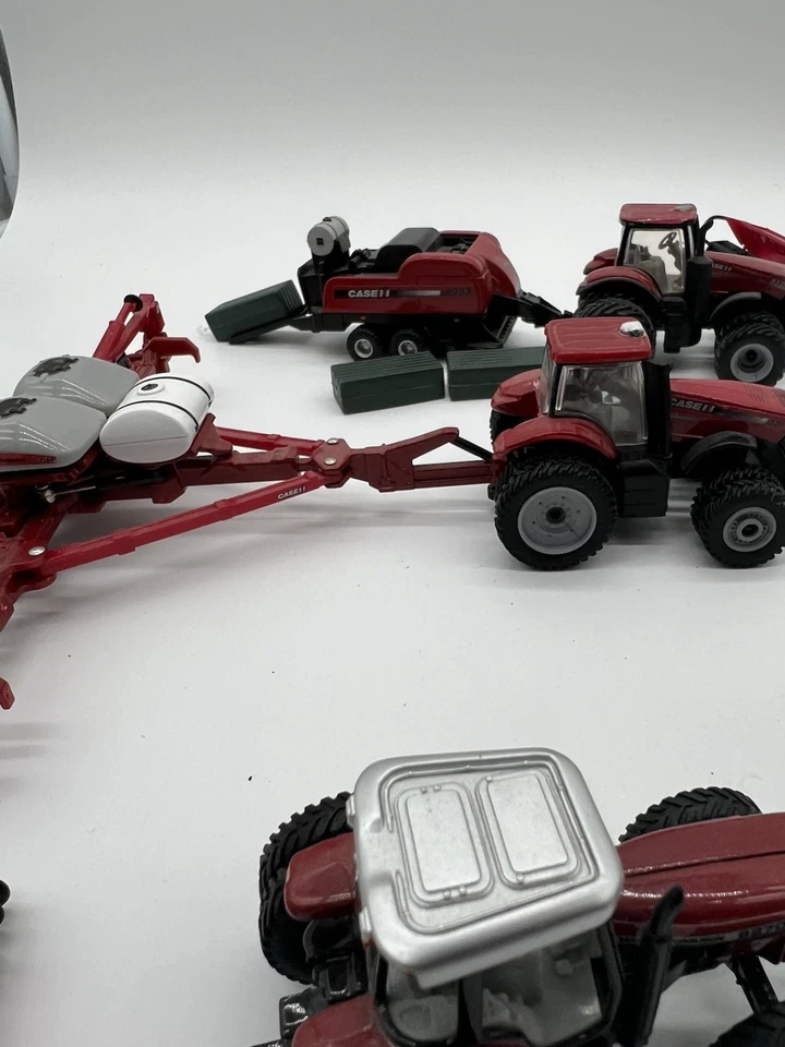 1/64 Ertl Case IH Farm Toy Lot  20, Tractors,  Baler, Planter, Combine And Acts - Image 4 of 4