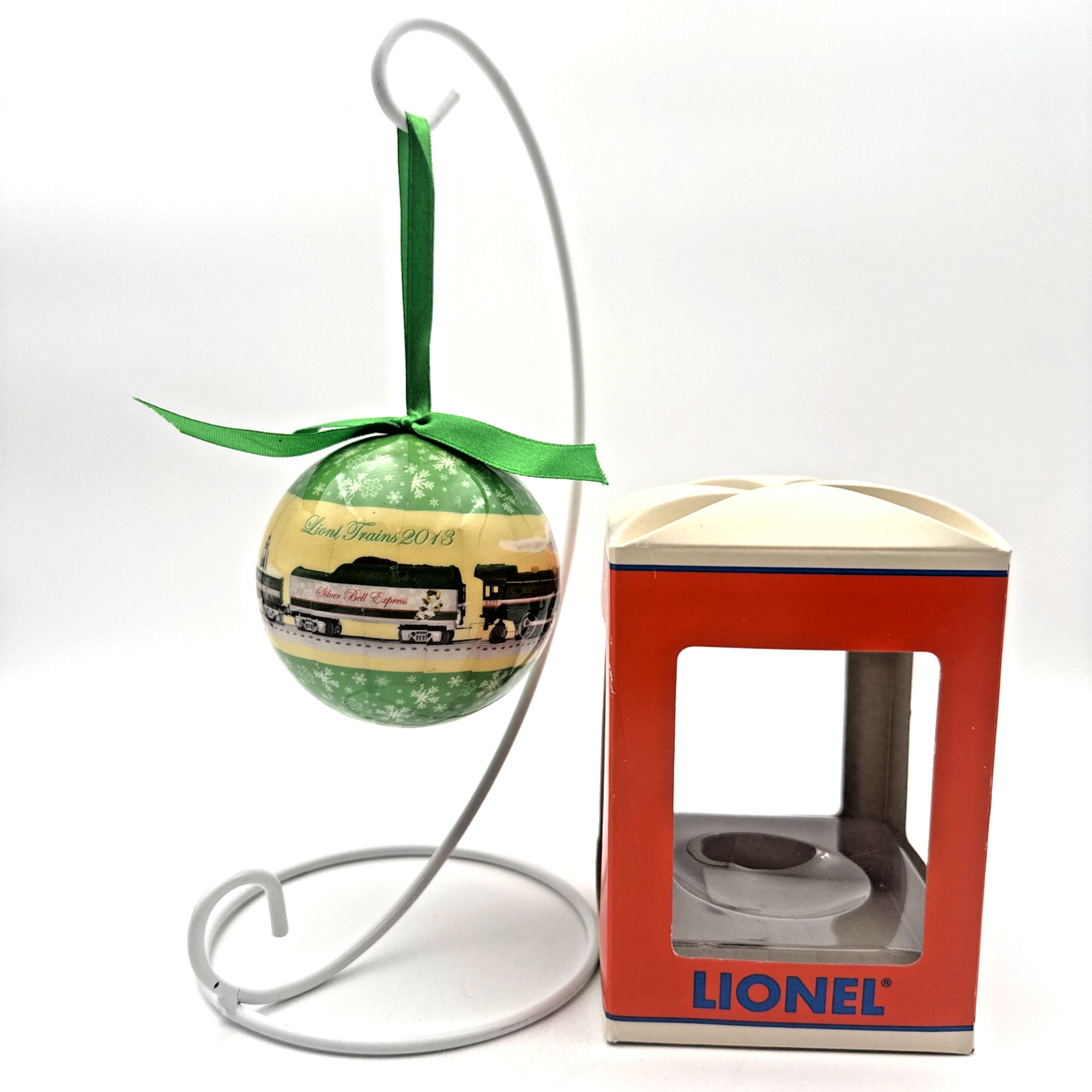 Lionel Trains 2013 Christmas Ornament 3” Round Train Scene w/ Original Box