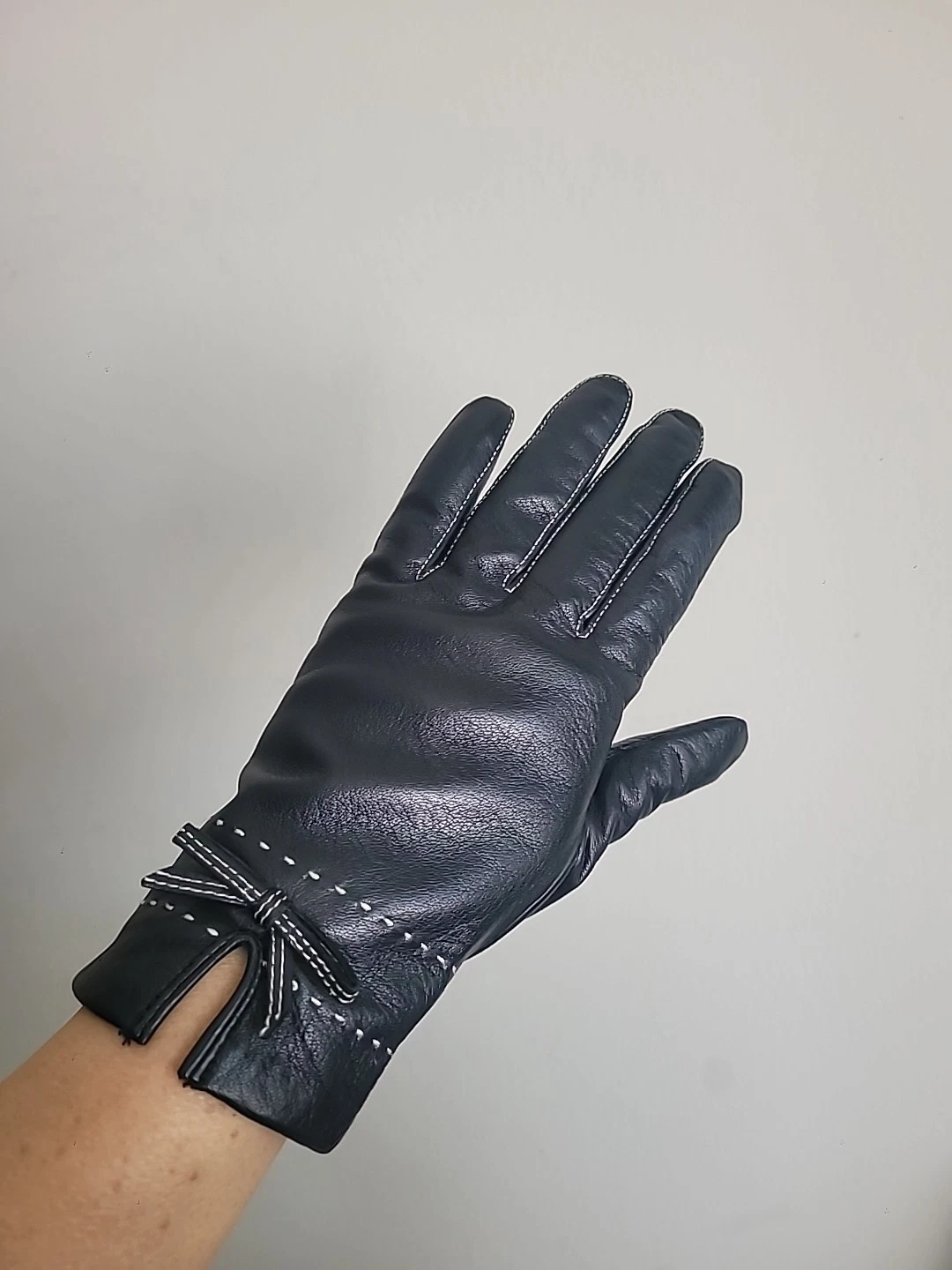 Black Leather Ladies Gloves Sz L Winter Essential Quiet Luxury Preppy