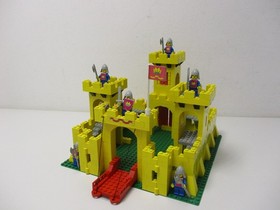 (AH 4) LEGO 375 YELLOW KNIGHTS CASTLE with original box and BA