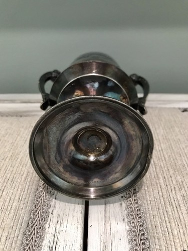 Antique Rare Meriden Silverplate Company #1251 two handled mug quadruple plated - Picture 5 of 6
