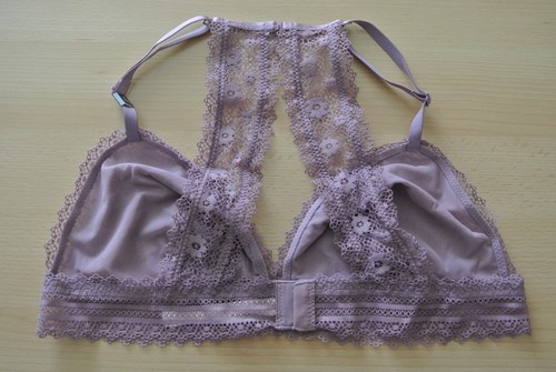 Victoria's Secret Peek-A-Boo Bralette mit Häkelspitze - Größe XL - Mauve - Bild 3 von 7