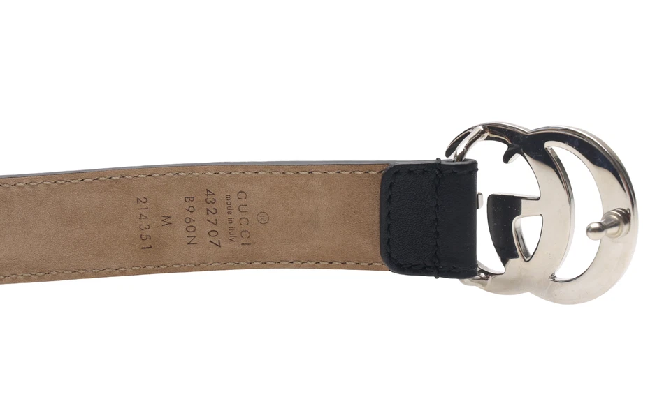 Cinto de fivela Gucci L96152 infantil couro preto logotipo duplo G tamanho M - Imagem 2 de 4