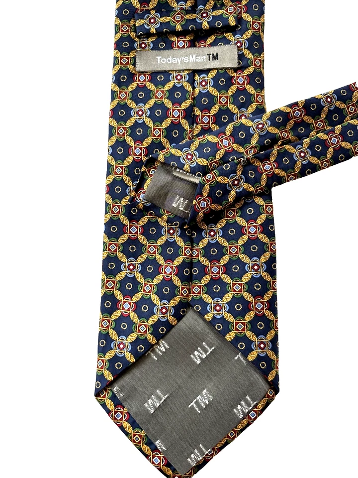 Corbata italiana de seda para hombre de hoy cuerdas doradas y cuadrados azules geométricos 59x3,5" Foto 2 de 4