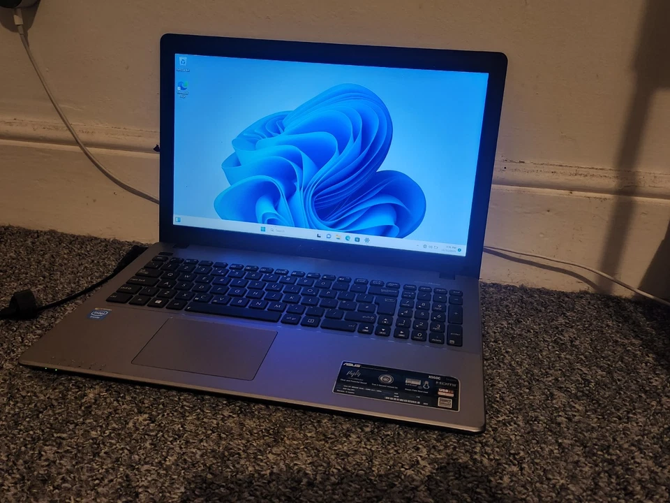 ASUS X550CA - Intel Celeron - 6GB RAM - 1TB HDD - Free P&P - Image 3 of 4