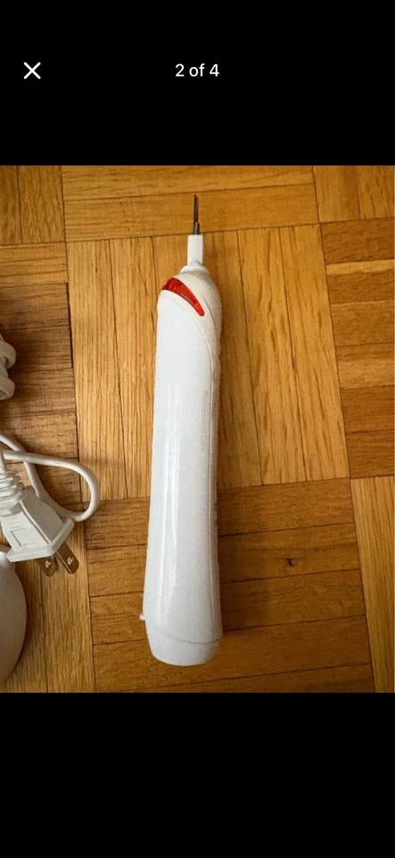 Escova de dentes elétrica tipo 3766 branca com carregador BRAUN Oral B Professional Care - Imagem 2 de 4