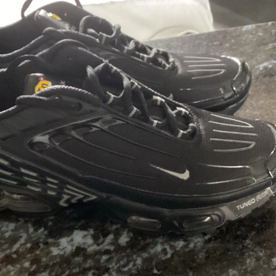 Nike Air Max Plus 3 TN homme noir/gris EU 42 amorti lacets IF6319-001 - Photo 4/4