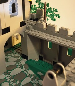 Lego Knights Castle: King's Mountain Fortress 6081. Good condition. 90s Vintage 