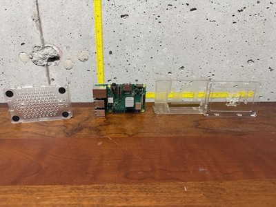 Raspberry Pi 3 Model B+ Single Board Computer With Plastic Case Powers On READ