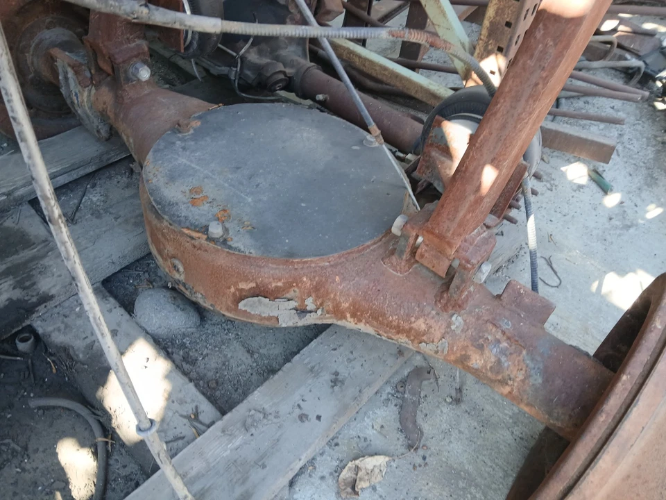 Camión Dodge D 600 maniquí trasero de 10 ruedas ejes traseros dobles sin trozo Foto 3 de 4