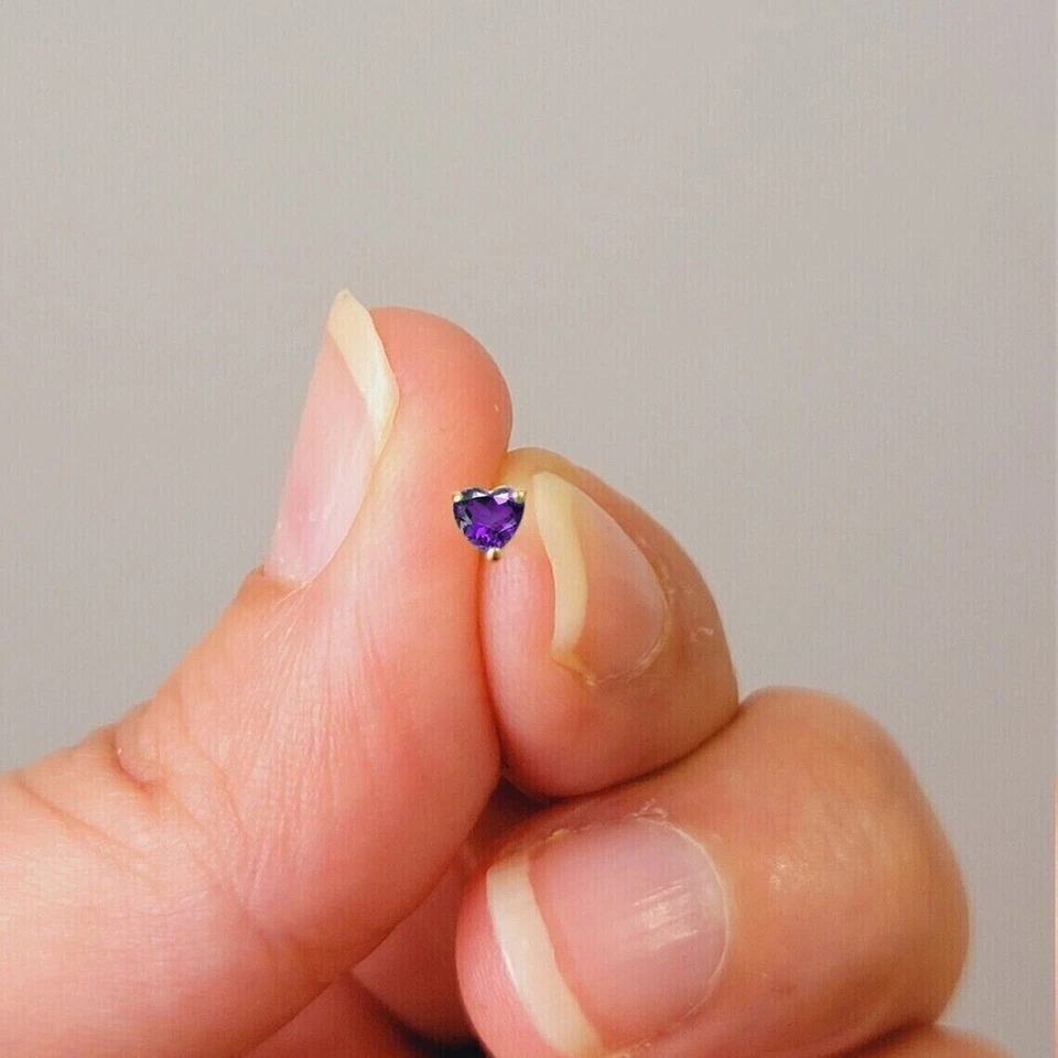 Pin piercing anillo perno nariz amatista real corte corazón 0,11 quilates oro amarillo de 14 quilates Foto 2 de 4