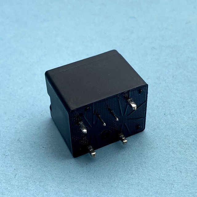 Реле v23076 a3001 d142