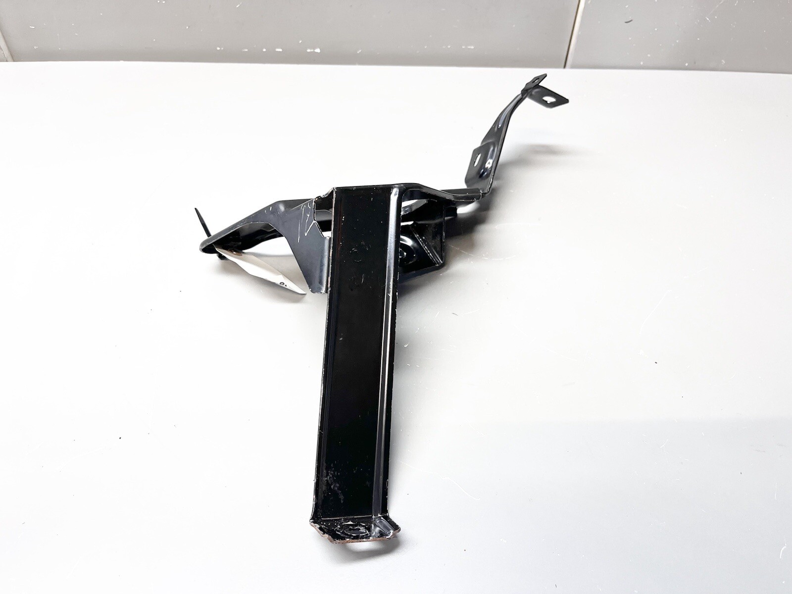 ⭐️2014-2020 MASERATI GHIBLI QUATTROPORTE FRONT RIGHT FENDER BRACKET MOUNT OEM