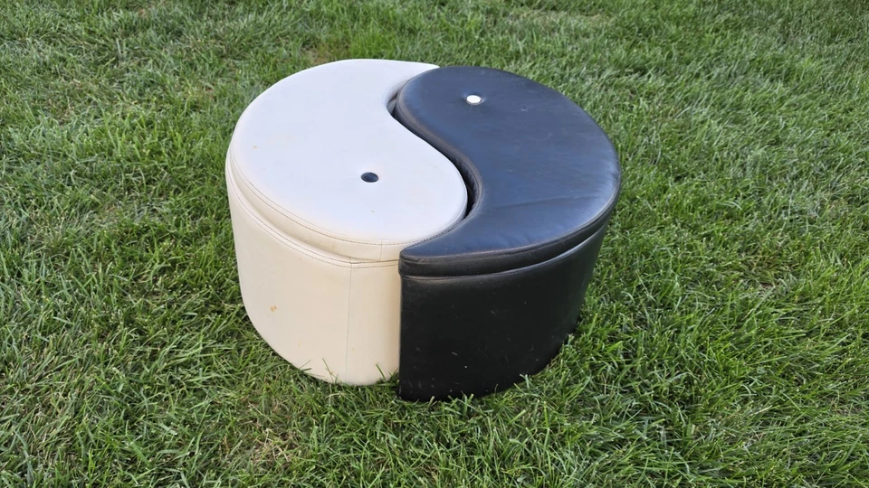 Ying Yang Almacenamiento Otomano Sala Muebles Negro Blanco Par Balance Harmony Foto 3 de 4