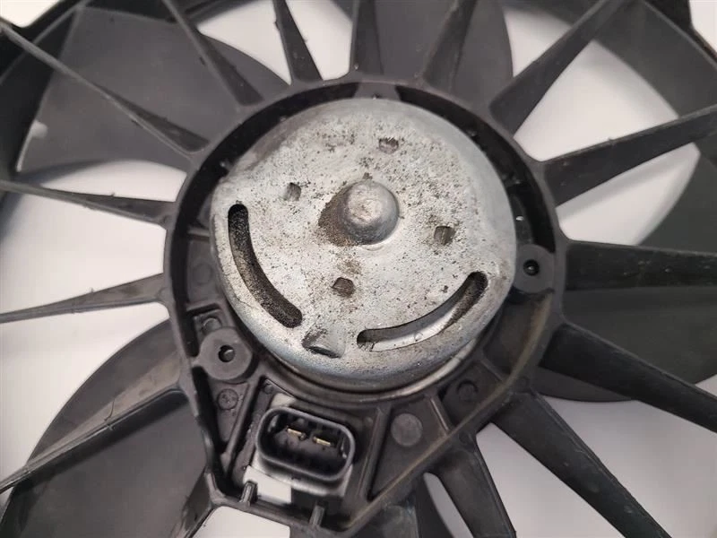2011-2014 CHRYSLER 200 Radiator Fan Motor Fan Assembly 11-14 - Image 3 of 4